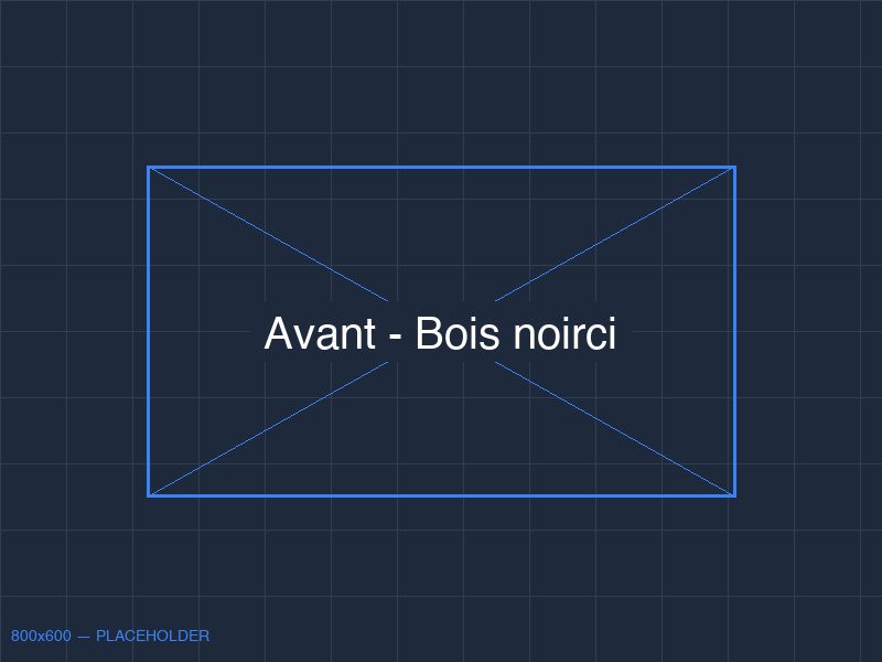 Deck grisé près de la plage centrale